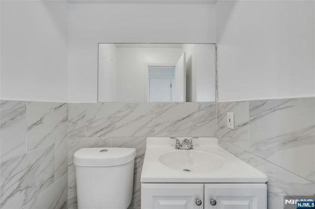 2410 3rd Street, Fort Lee, NJ 07024