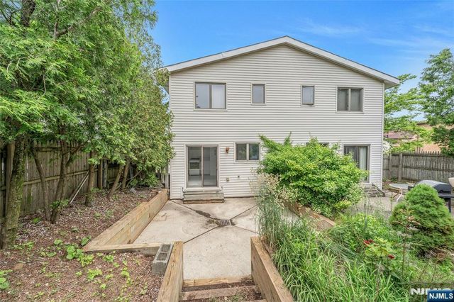 2410 3rd Street, Fort Lee, NJ 07024