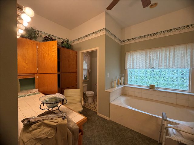 315 S Broadway Street, Bells, TX 75414