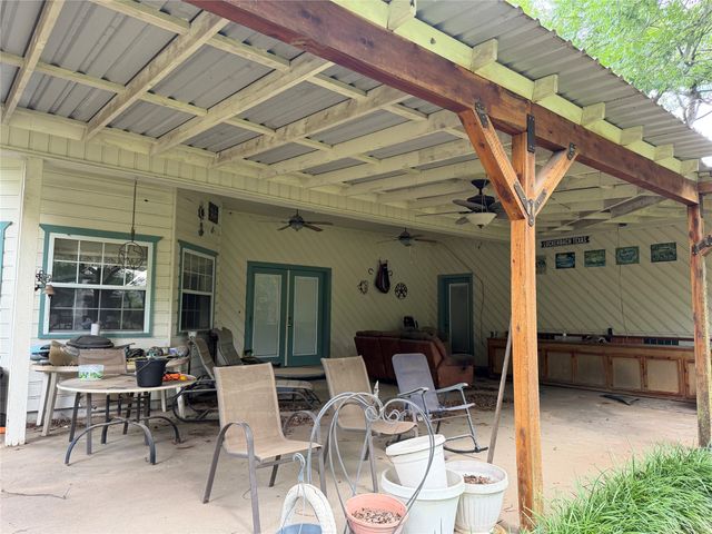 315 S Broadway Street, Bells, TX 75414