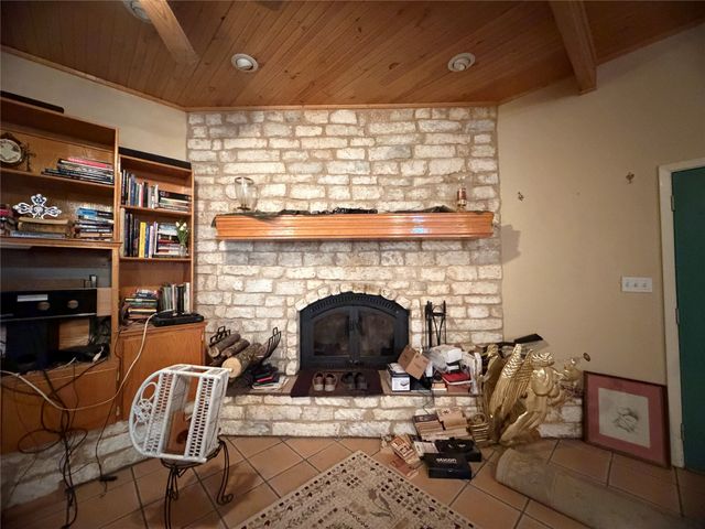 315 S Broadway Street, Bells, TX 75414