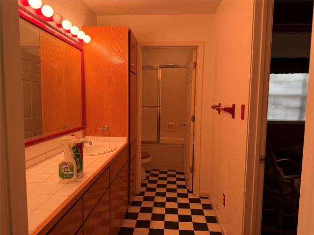 315 S Broadway Street, Bells, TX 75414