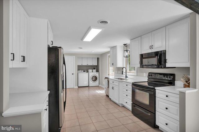 748 CLEMS RUN, Glassboro, NJ 08028