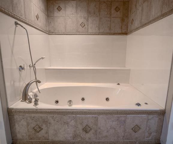 279 Quail ST, Meadowlakes, TX 78654