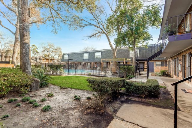 9029 Gaylord Drive 129, Houston, TX 77024