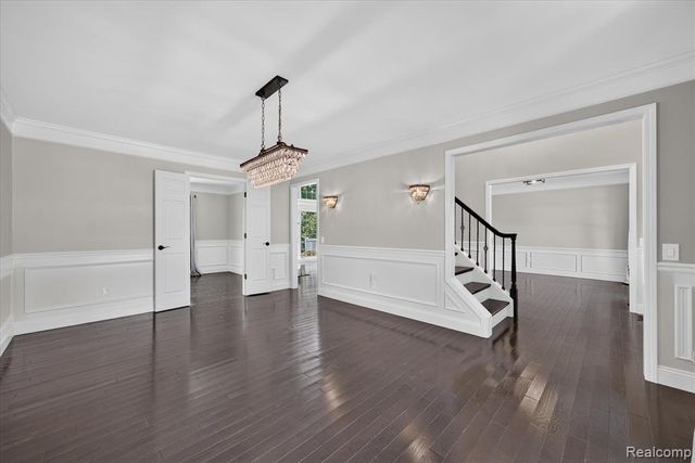 1727 Hillcrest Drive, Rochester Hills, MI 48306