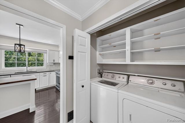 1727 Hillcrest Drive, Rochester Hills, MI 48306