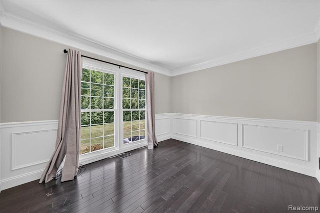1727 Hillcrest Drive, Rochester Hills, MI 48306