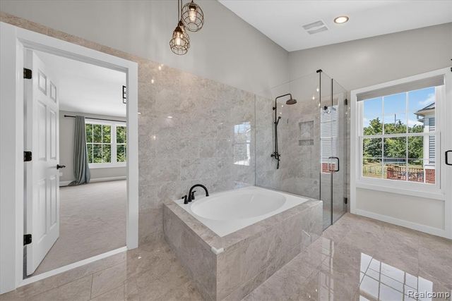 1727 Hillcrest Drive, Rochester Hills, MI 48306