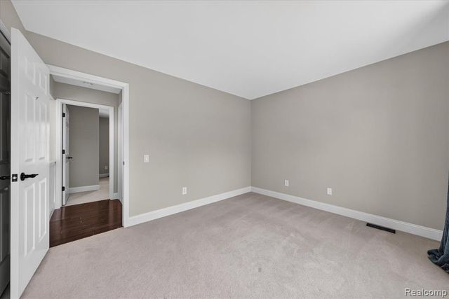 1727 Hillcrest Drive, Rochester Hills, MI 48306