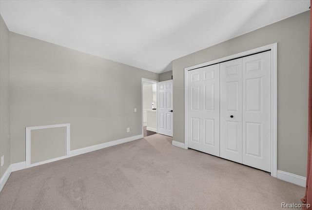 1727 Hillcrest Drive, Rochester Hills, MI 48306