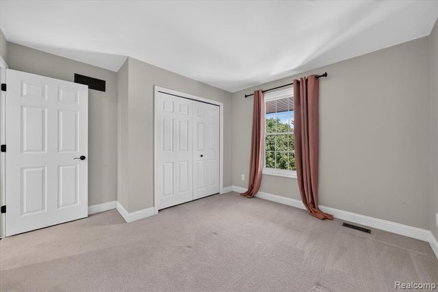 1727 Hillcrest Drive, Rochester Hills, MI 48306