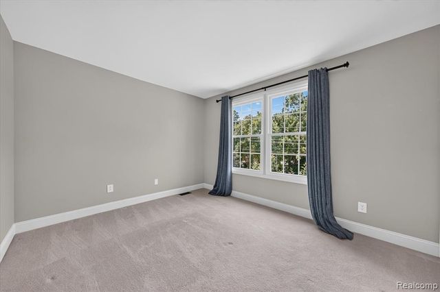 1727 Hillcrest Drive, Rochester Hills, MI 48306