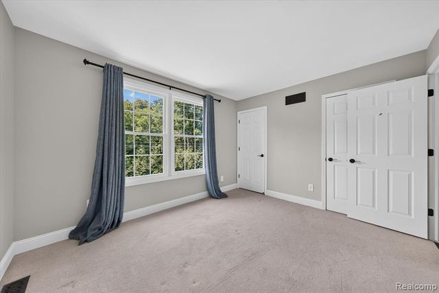 1727 Hillcrest Drive, Rochester Hills, MI 48306