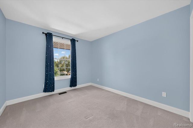 1727 Hillcrest Drive, Rochester Hills, MI 48306