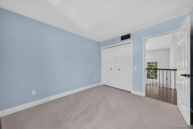 1727 Hillcrest Drive, Rochester Hills, MI 48306