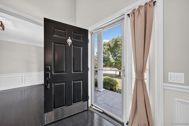 1727 Hillcrest Drive, Rochester Hills, MI 48306