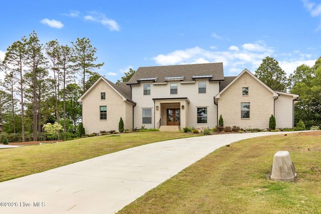 325 Sloan Lane, Pinehurst, NC 28374