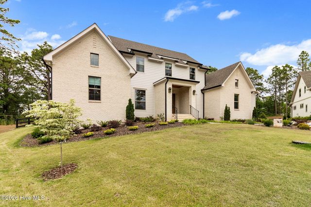 325 Sloan Lane, Pinehurst, NC 28374