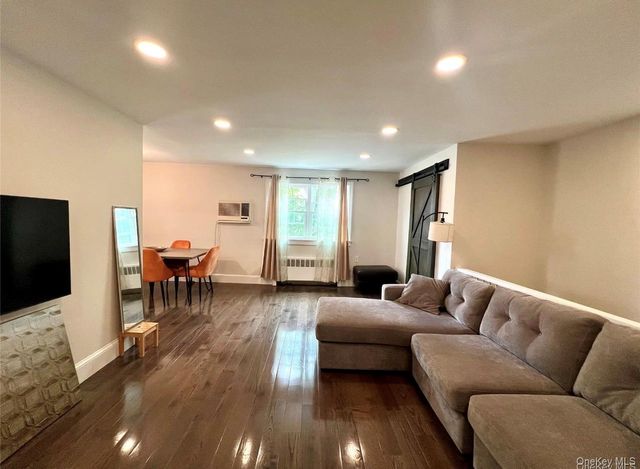 224-33 Kingsbury Avenue B, Oakland Gardens, NY 11364