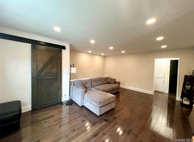 224-33 Kingsbury Avenue B, Oakland Gardens, NY 11364