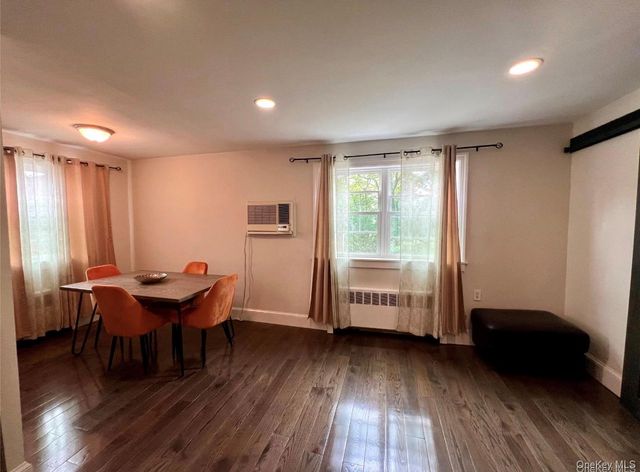 224-33 Kingsbury Avenue B, Oakland Gardens, NY 11364