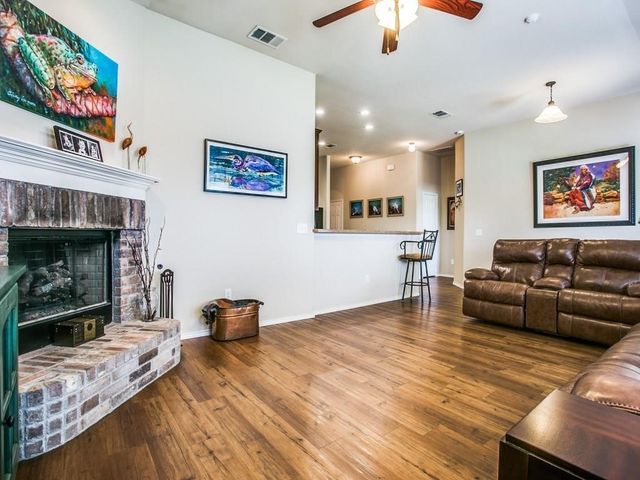 10333 Bradshaw Drive, Fort Worth, TX 76108