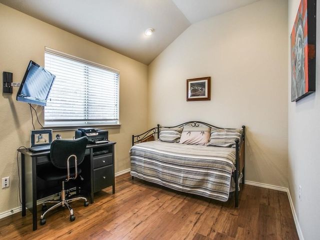 10333 Bradshaw Drive, Fort Worth, TX 76108