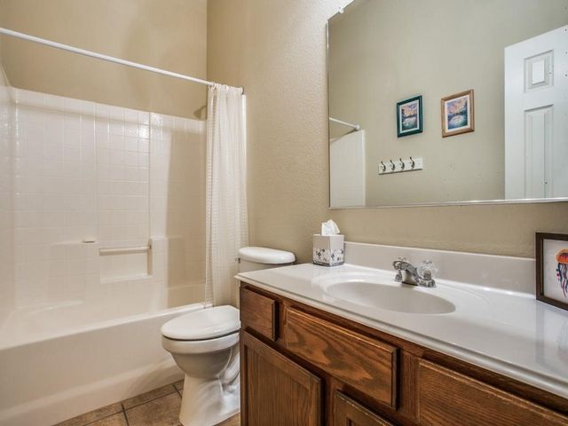 10333 Bradshaw Drive, Fort Worth, TX 76108