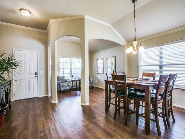 10333 Bradshaw Drive, Fort Worth, TX 76108