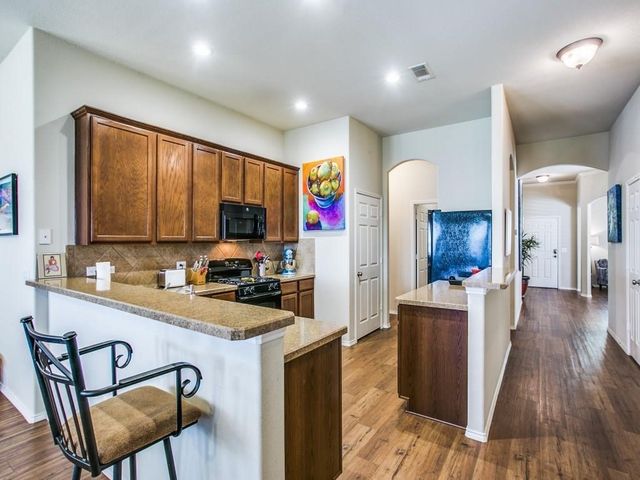 10333 Bradshaw Drive, Fort Worth, TX 76108