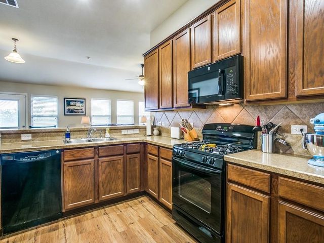 10333 Bradshaw Drive, Fort Worth, TX 76108