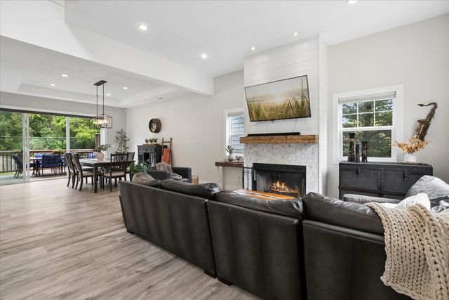 226 Juneway Terrace, Lake Bluff, IL 60044