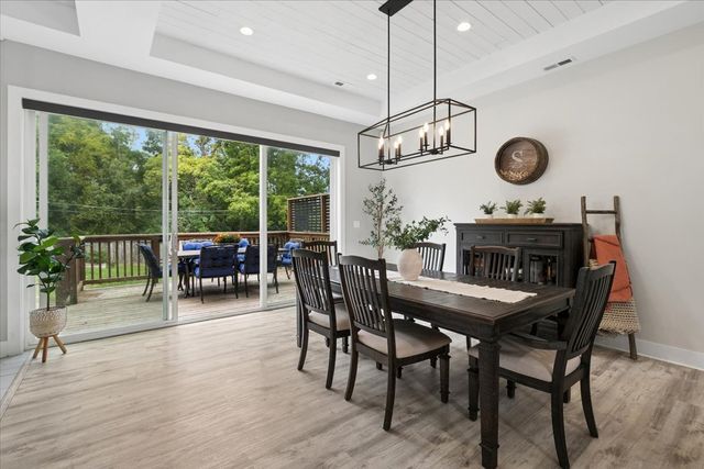 226 Juneway Terrace, Lake Bluff, IL 60044