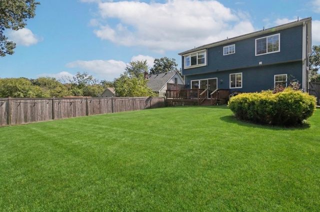 226 Juneway Terrace, Lake Bluff, IL 60044
