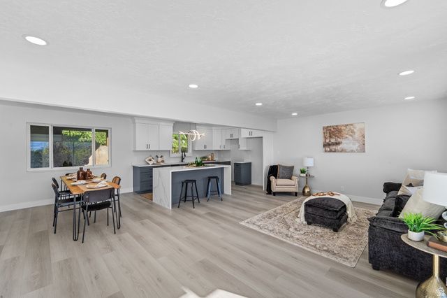 1406 SWINTON LN, Farmington, UT 84025