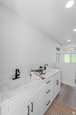 1406 SWINTON LN, Farmington, UT 84025