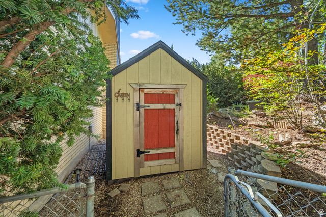 1406 SWINTON LN, Farmington, UT 84025