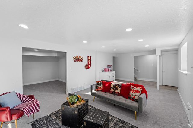 1406 SWINTON LN, Farmington, UT 84025