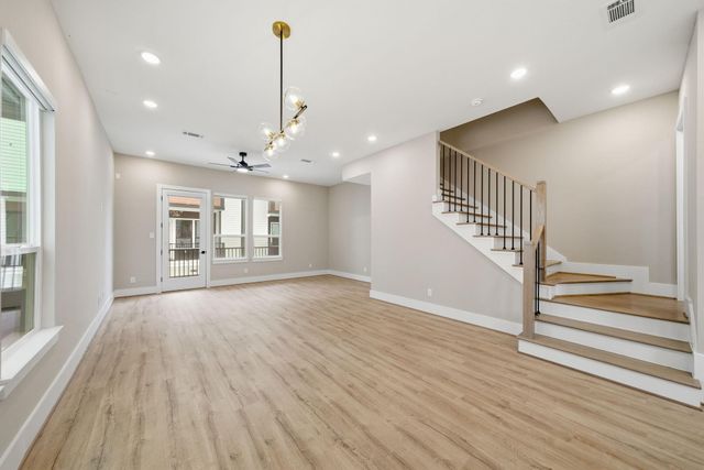 4013 Griggs Road E, Houston, TX 77021