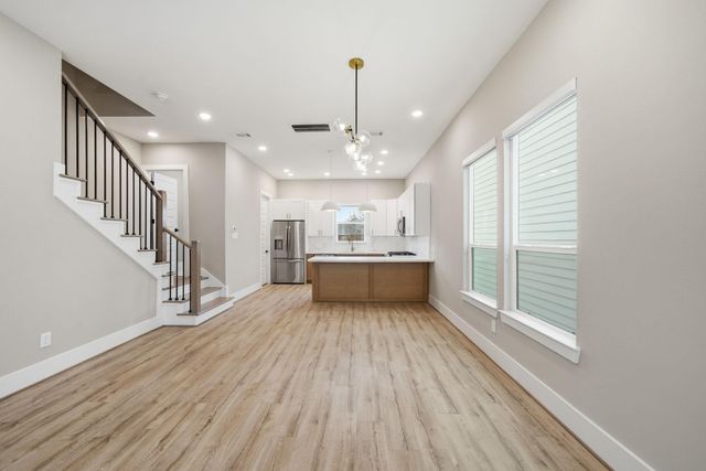 4013 Griggs Road E, Houston, TX 77021