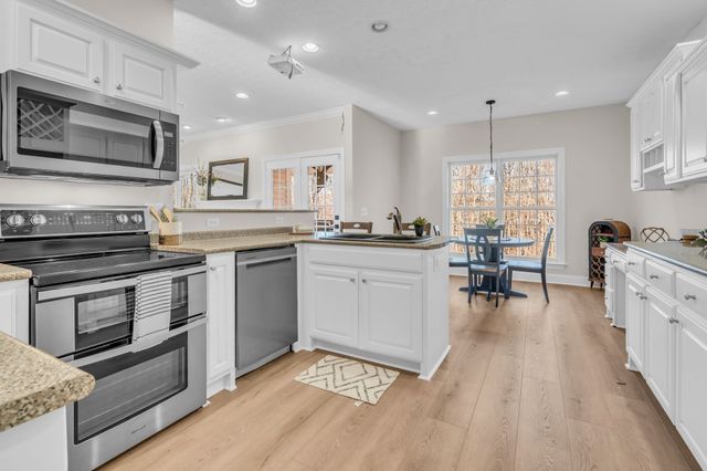 1094 Paradise Dr, Greenbrier, TN 37073