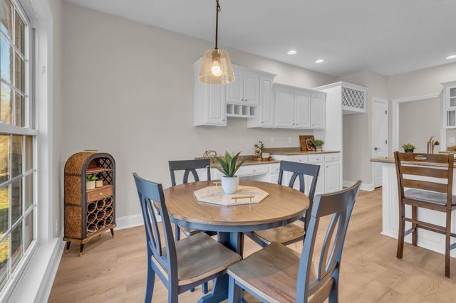 1094 Paradise Dr, Greenbrier, TN 37073