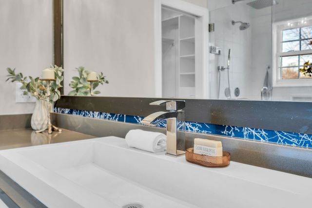 1094 Paradise Dr, Greenbrier, TN 37073