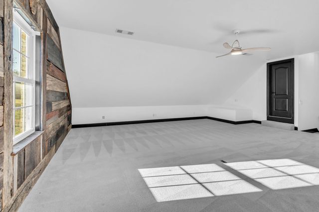 1094 Paradise Dr, Greenbrier, TN 37073