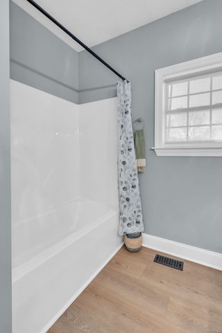 1094 Paradise Dr, Greenbrier, TN 37073