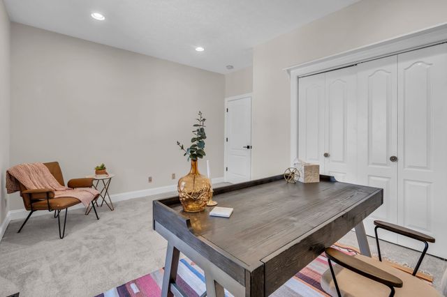 1094 Paradise Dr, Greenbrier, TN 37073