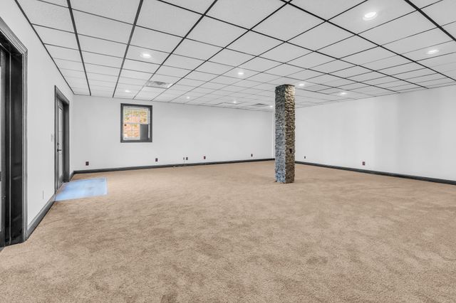 1094 Paradise Dr, Greenbrier, TN 37073