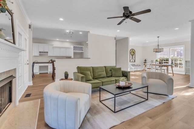 1094 Paradise Dr, Greenbrier, TN 37073