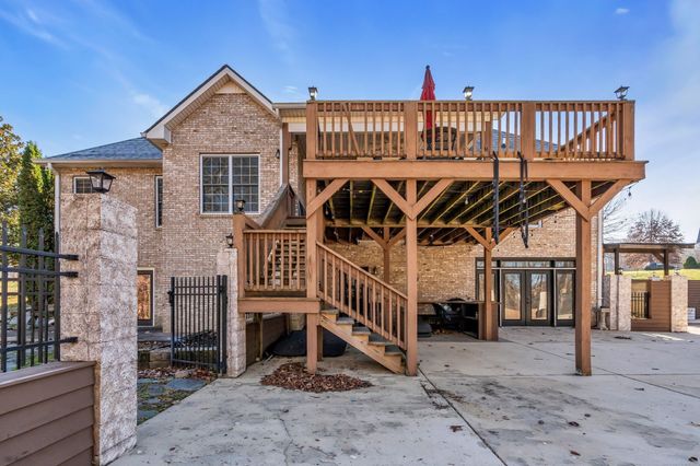 1094 Paradise Dr, Greenbrier, TN 37073